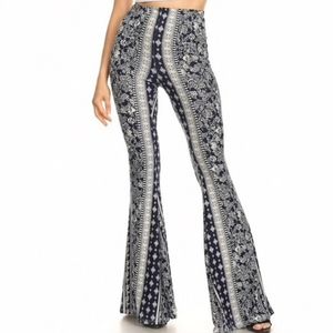 VIBE SPORTSWEAR High Waist Flare Leg Boho Print Pants, size Large, Blue White